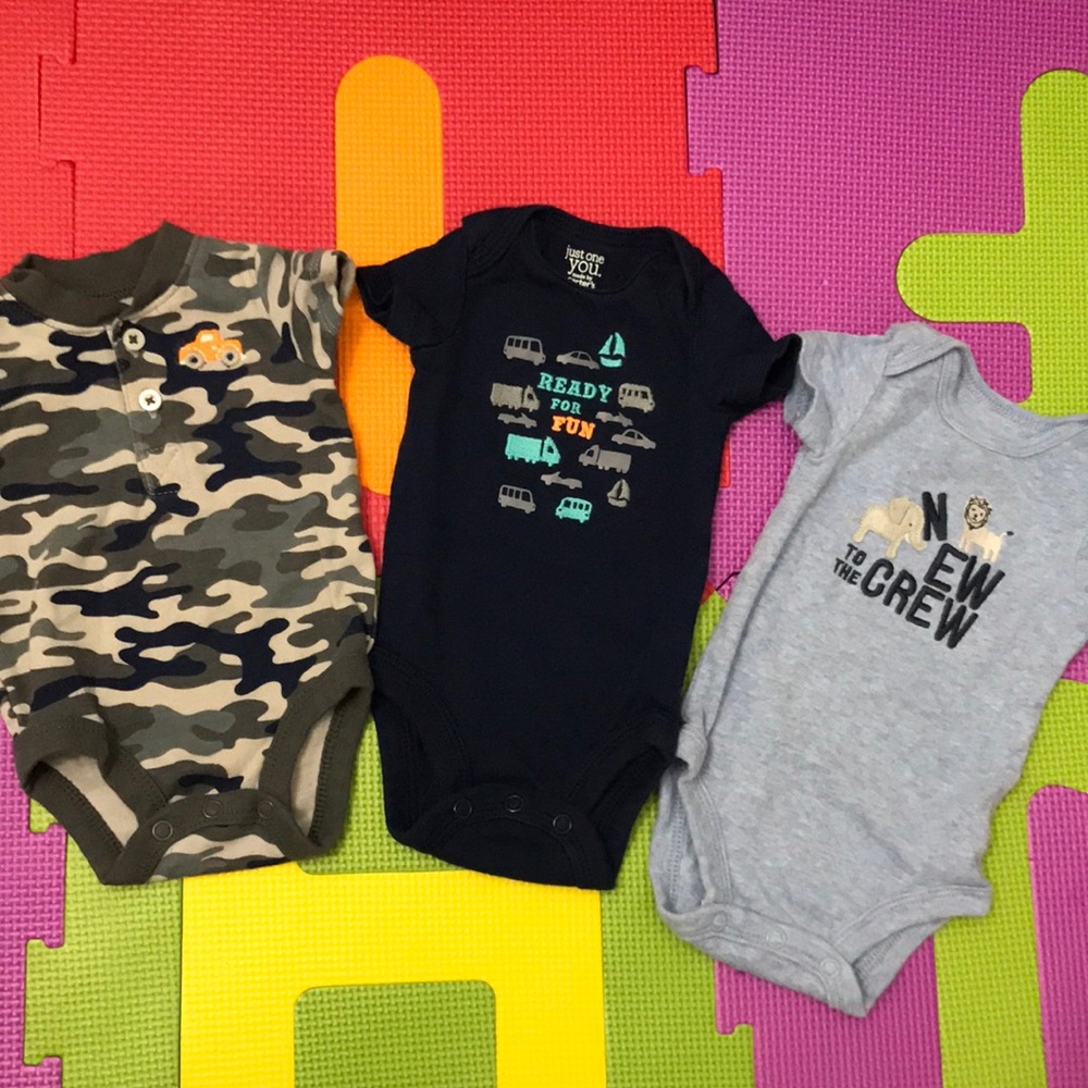 3 newborn onesies